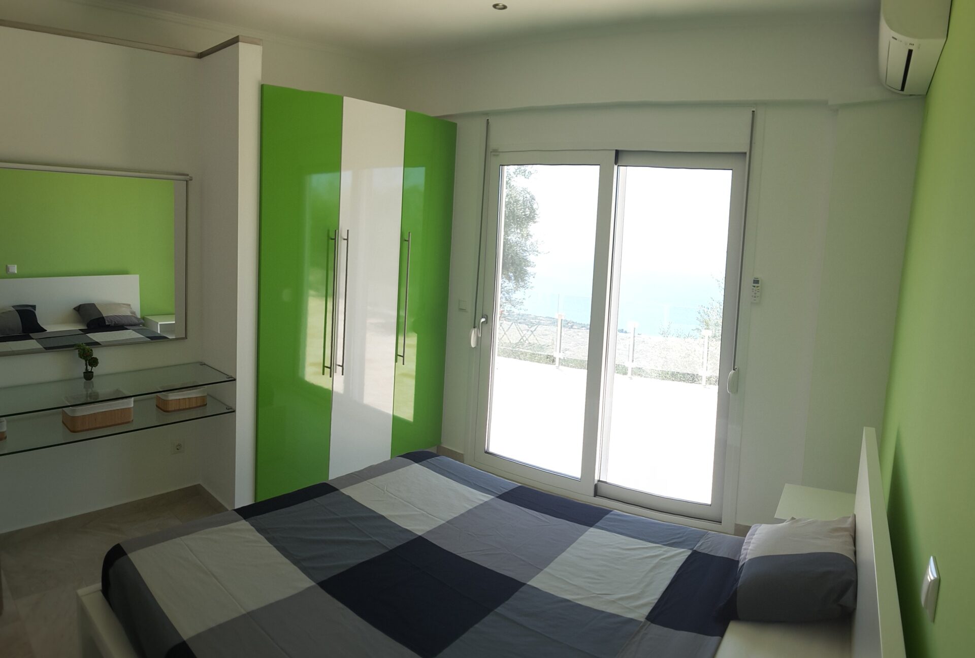 1st floor Bedroom with sea view